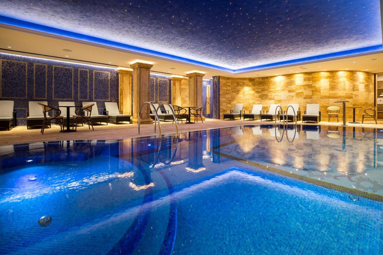 A Hoteli - Hotel Park Vrnjačka Banja Exterior foto The pool at the Mandarin Oriental, Munich
